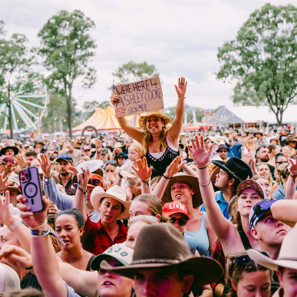 Ashley Cooke Crowd Sign
