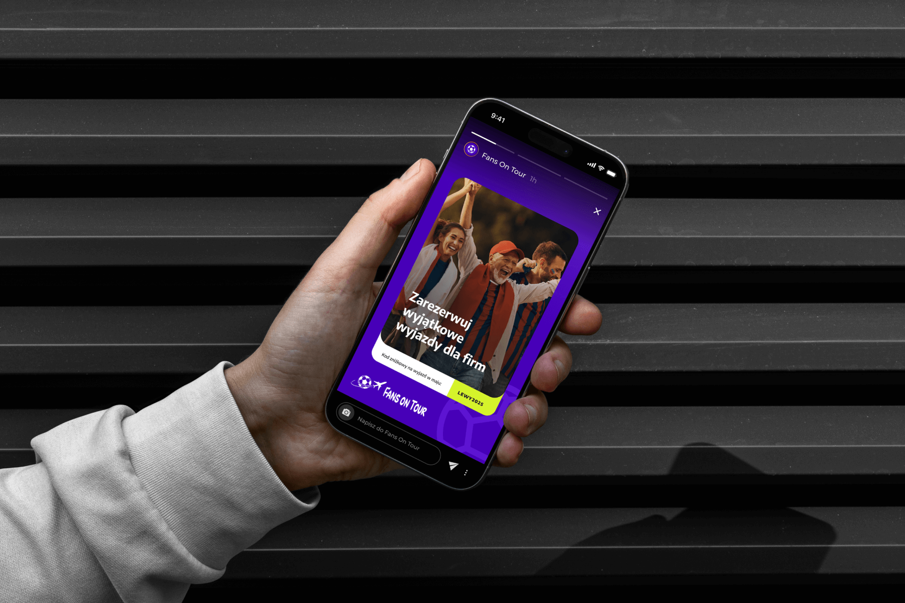 Fans on Tour - social media design