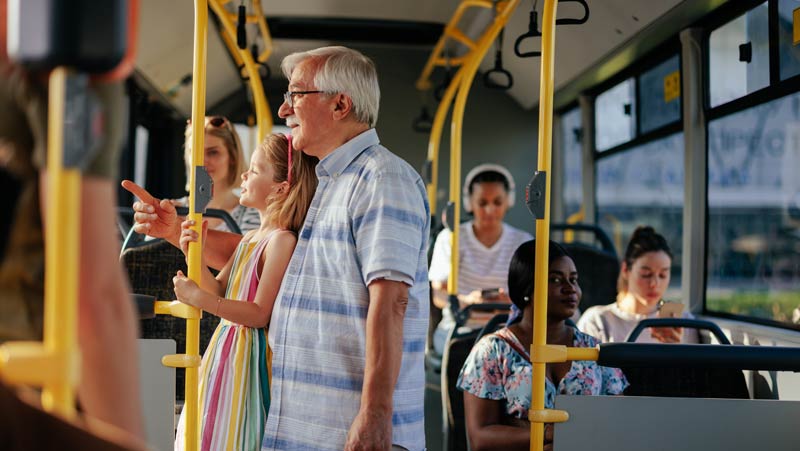 Laissés dans l'ignorance : pourquoi une meilleure information sur les trajets est la clé d'un transport accessible