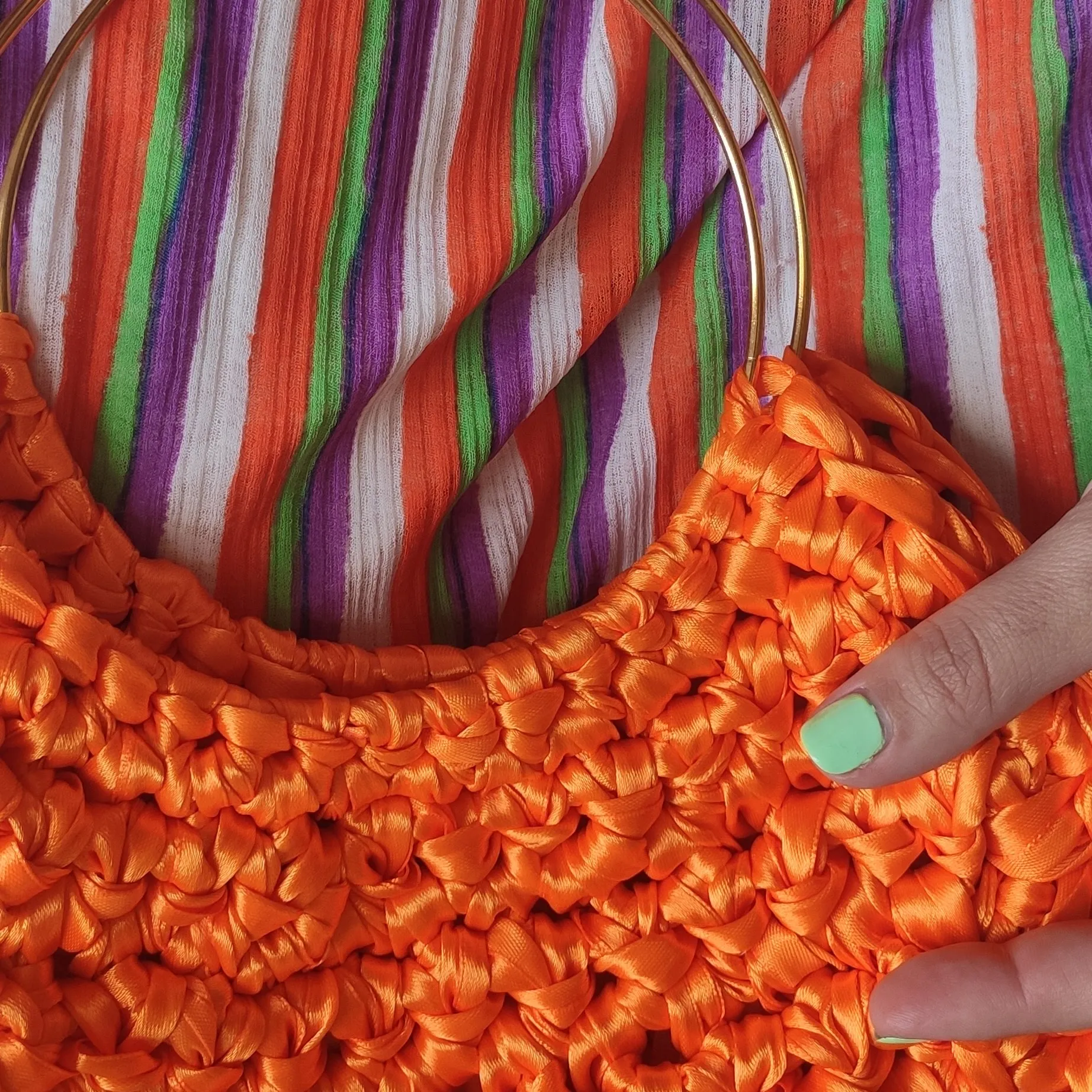 Detalle del bolso MANDARINA