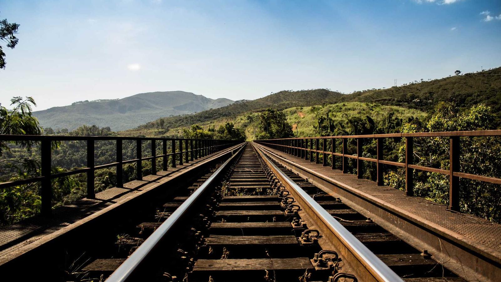 Hybrid Renewable Parks: Solar, Wind, and Storage Co‑Location