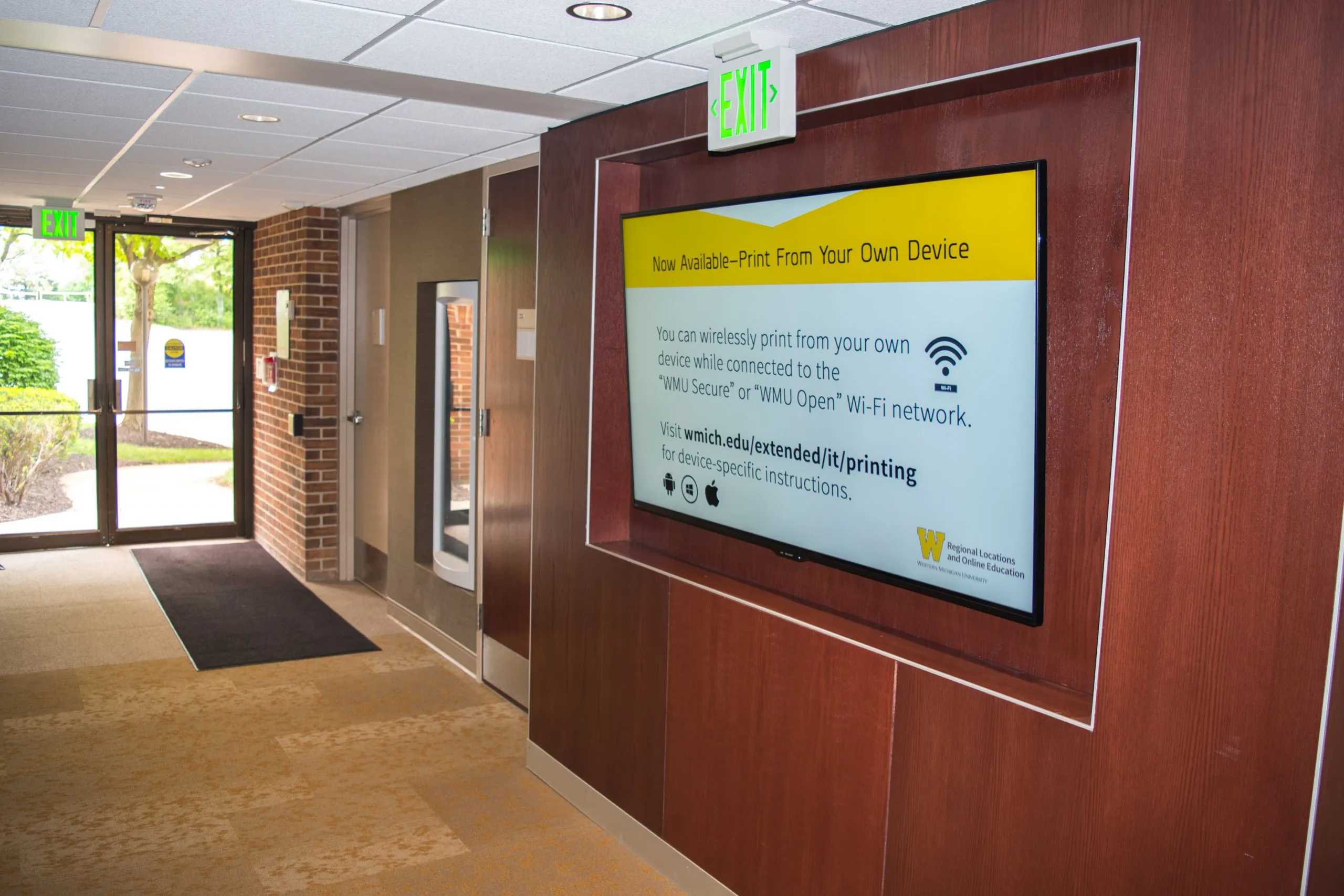 Where to Place Digital Signage in Colleges