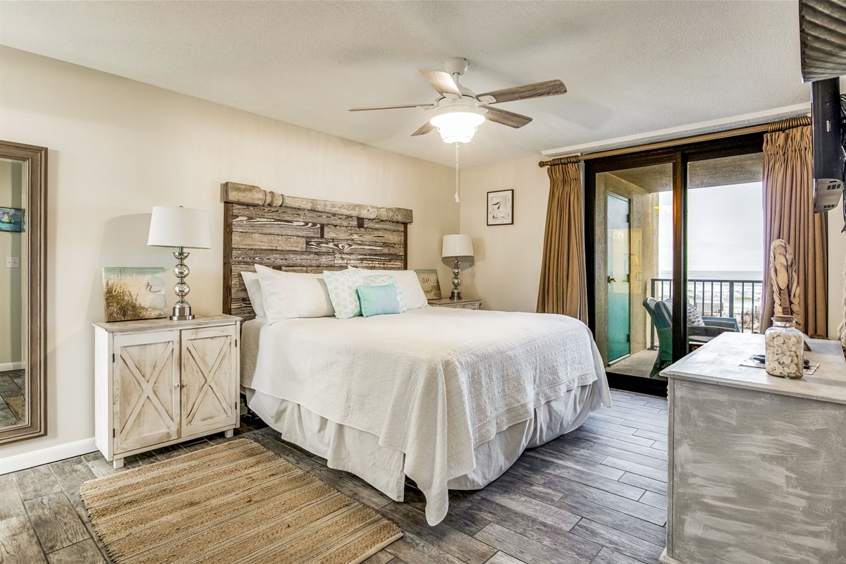 Orange Beach Beachfront Condo 2 Bedroom Sleeps 8 pool, bunk beds photo 2