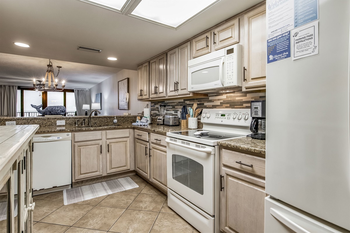 Orange Beach Beachfront Condo 2 Bedroom Sleeps 8 pool, bunk beds photo 4