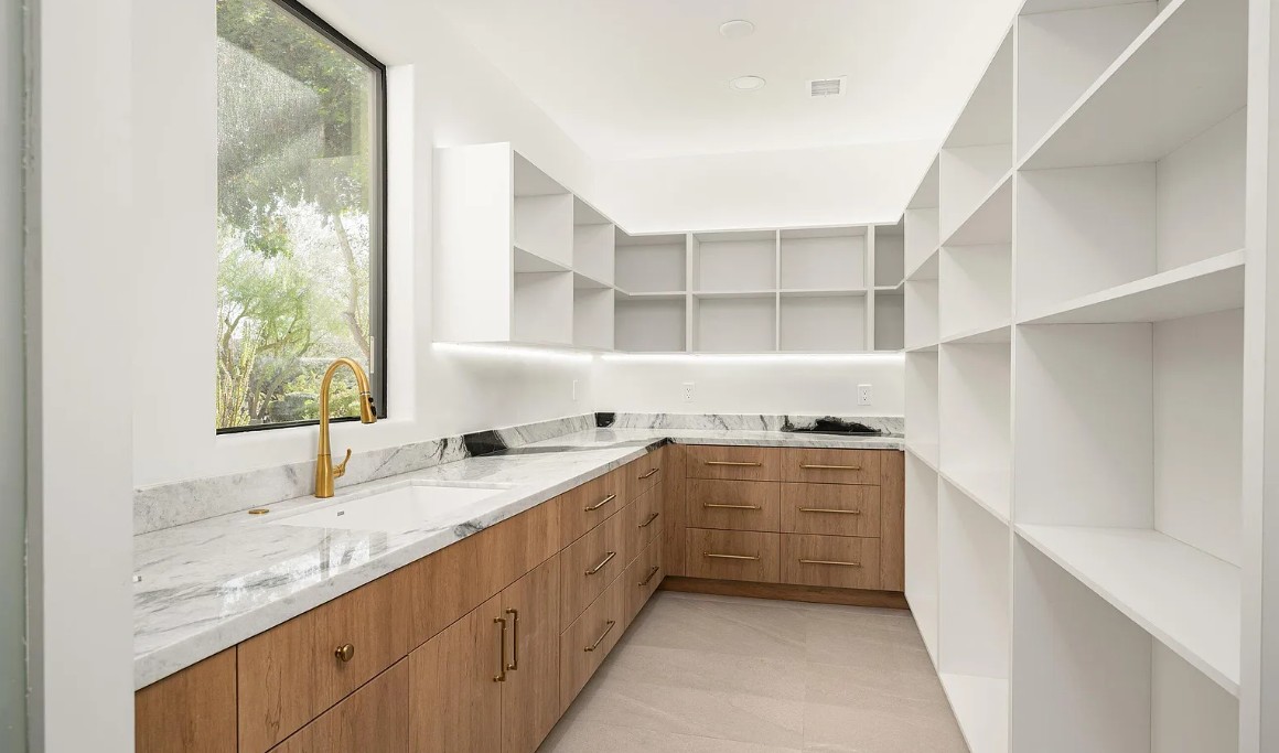 Turquoise Pantry - After