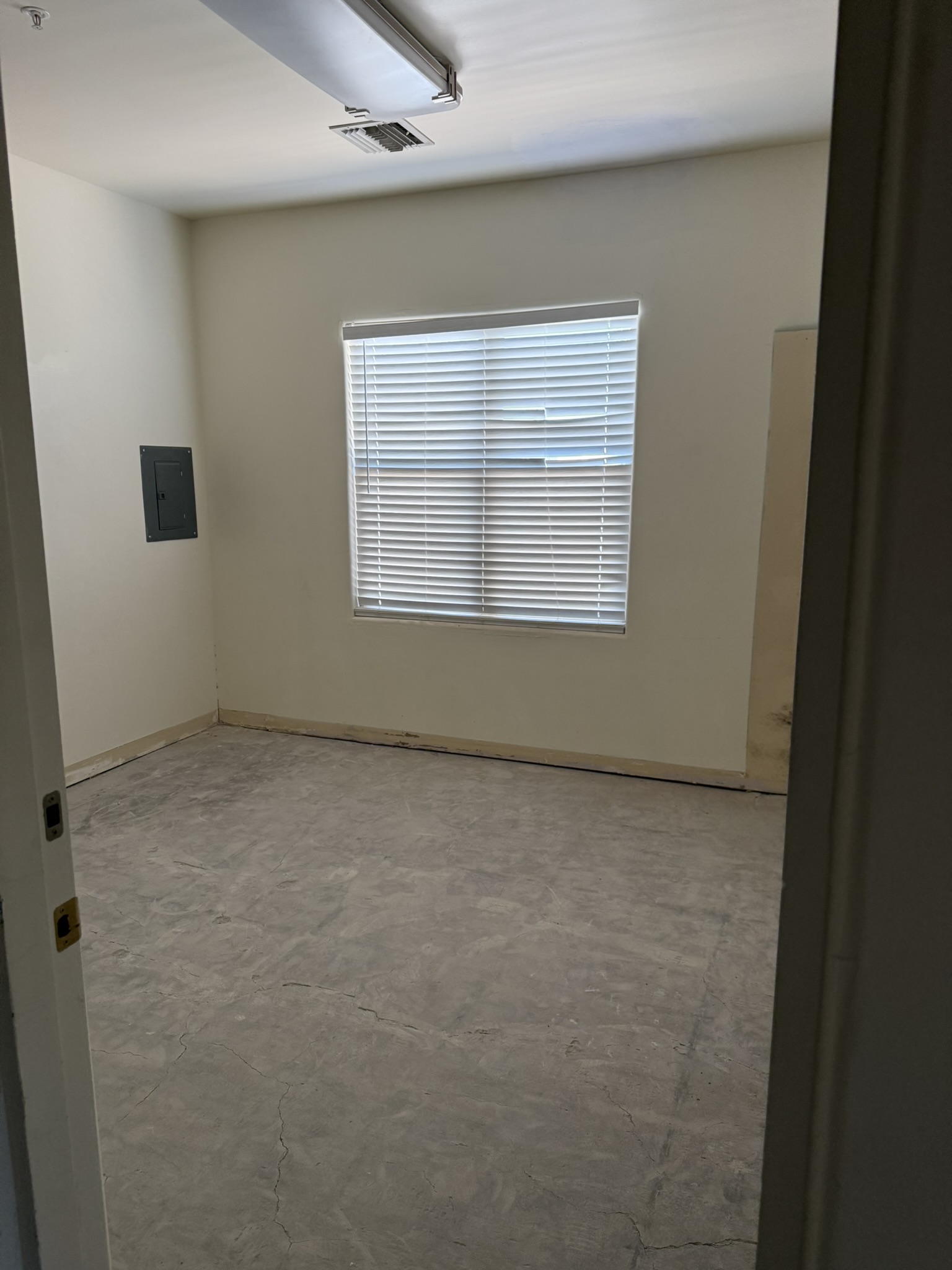Turquoise Laundry Room - Before