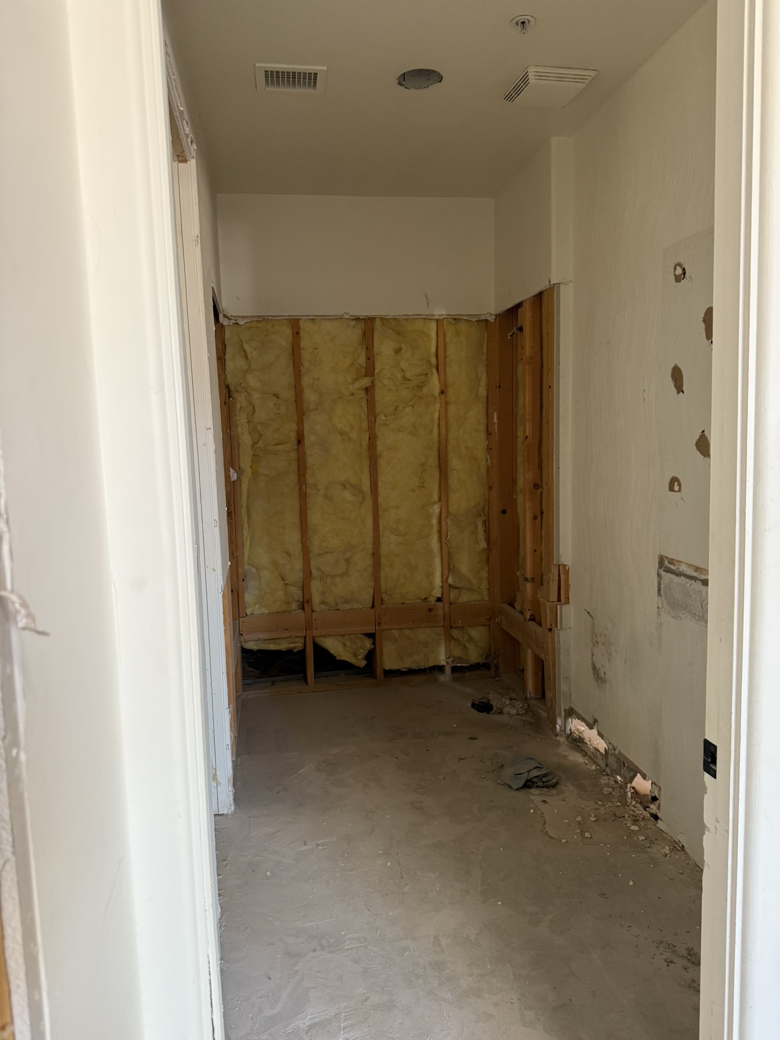 Turquoise Powder Room - Before