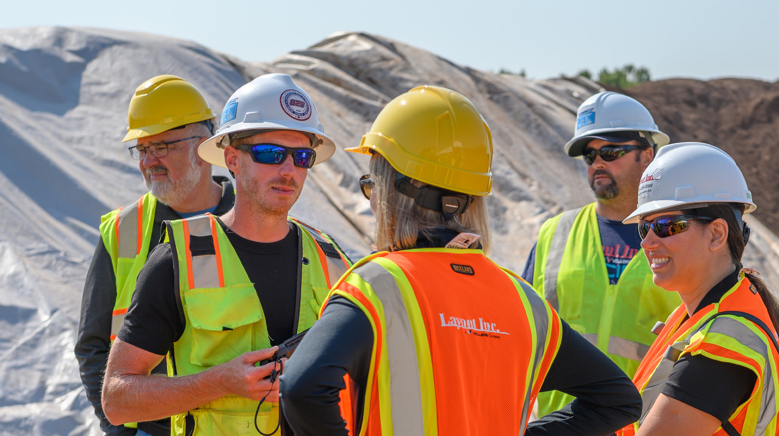 Layout monitoring device at a job site