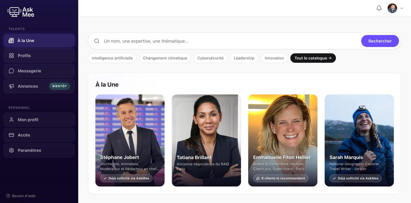 Page À la Une d'AskMee : quatre intervenants mis en avant, Stéphane Jobert, Tatiana Brillant, Emmanuelle Fiton Hellier et Sarah Marquis, avec la mention Déjà sollicité via AskMee, et la navigation À la Une, Profils, Messagerie.