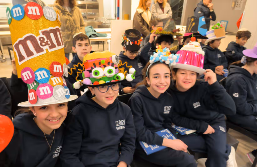 Unifying Jewish education in a divided Jewish world