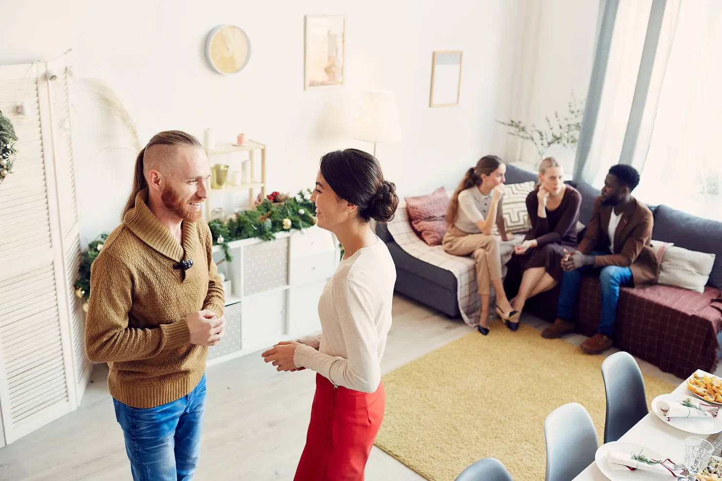 people-mingling-at-home-party-tips-for-learning-english-effectively-edge-tutor