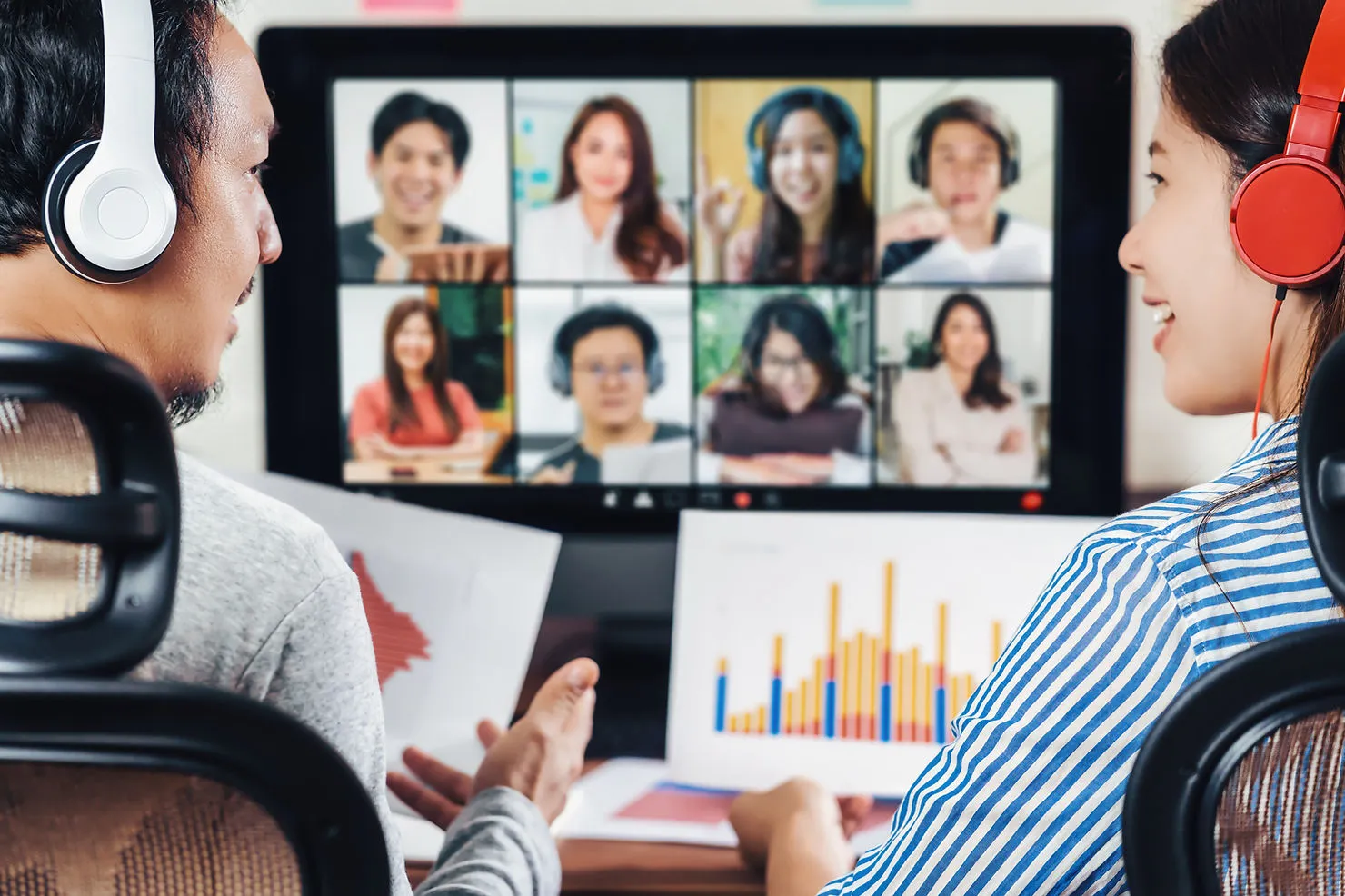 two-people-discussing-on-video-call-meeting-listening-to-tutors-building-effective-feedback-system-edge-tutor