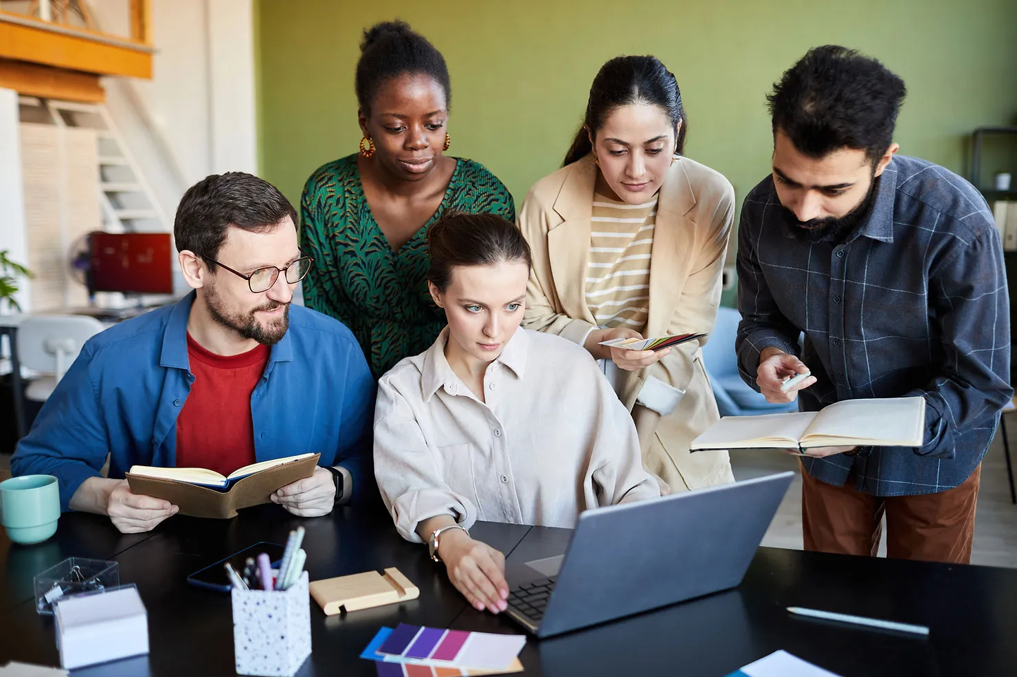 employees-organizing-tasks-as-a-group-scaling-and-managing-tutor-operations-edge-tutor