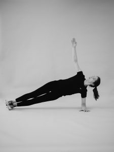 side plank | Holmes Place