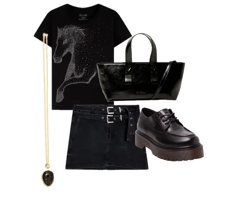 camiseta preta Ellus com estampa de cavalo, saia jeans escura de cintura alta, calçado de couro preto com plataforma robusta, colar dourado com pingente discreto, bolsa tote preta