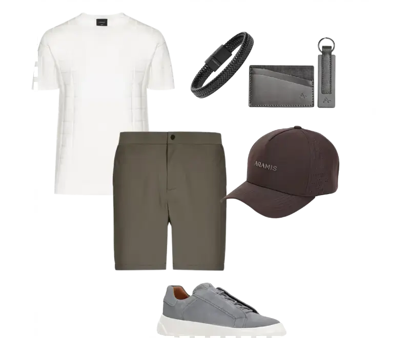 camiseta branca texturizada, short de sarja verde oliva, tênis de camurça cinza clarinho, boné marrom com logo sutil, pulseira de couro preta, carteira de couro, porta-cartões de couro