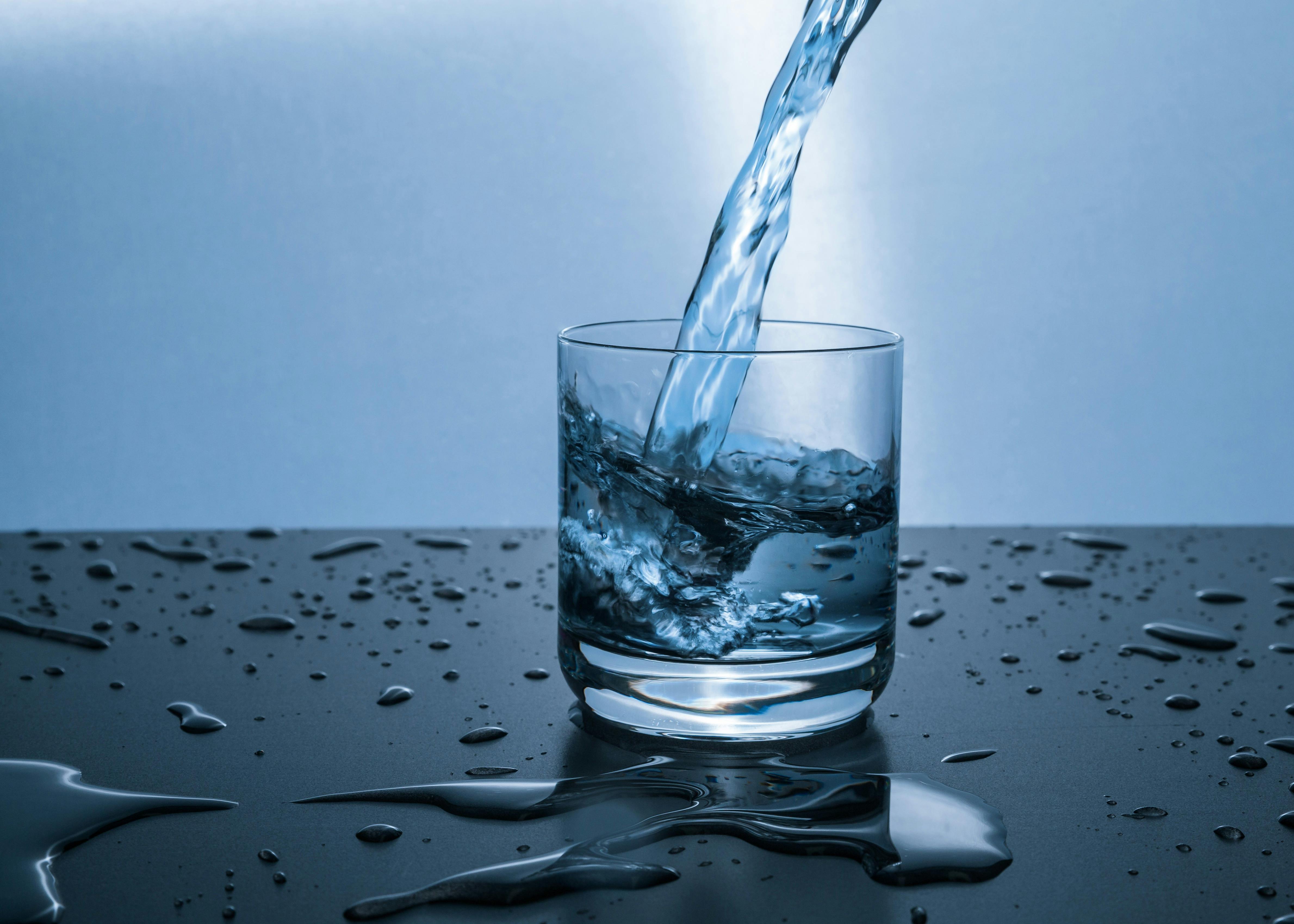 Hydrate Your Mind With The Am Pm Water Timing Plan For Steady Focus And Mood