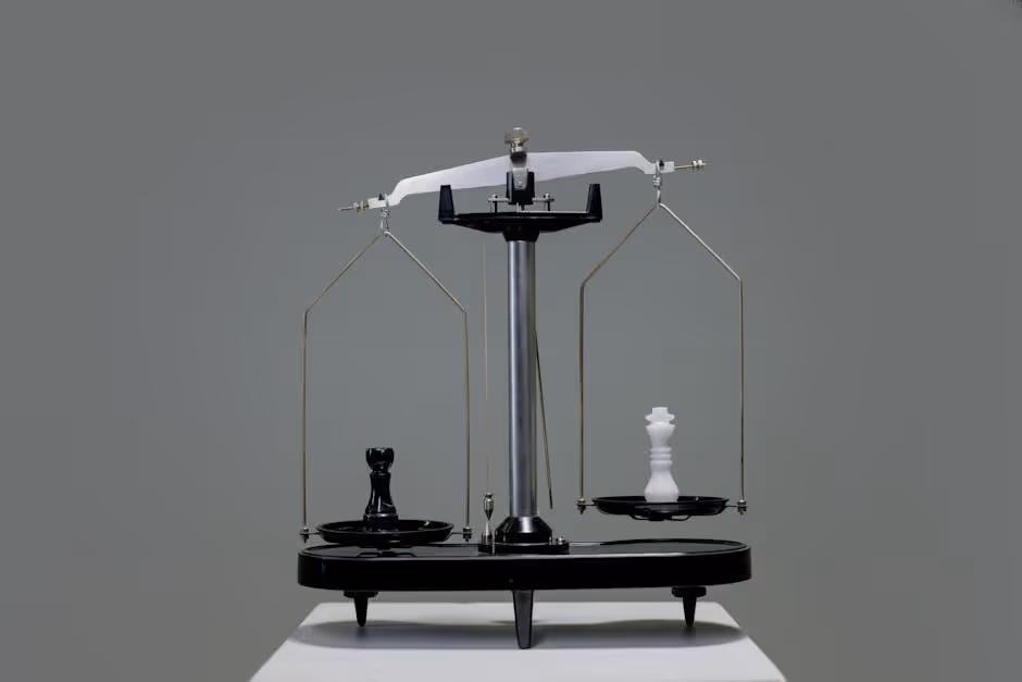 balance scale showing pros and cons of bridge loans - Commercial property bridge loan