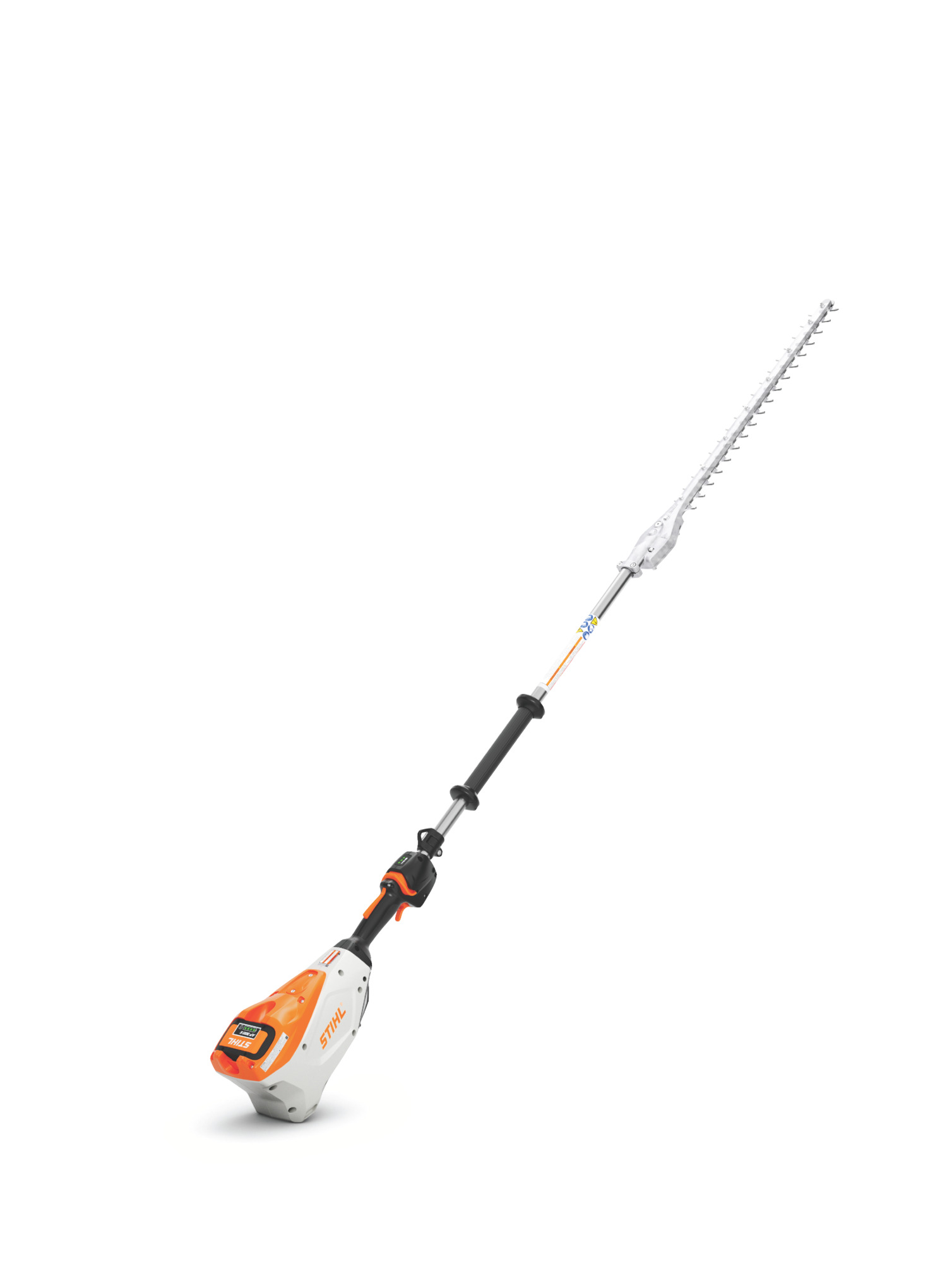 A 0° fixed-angle cutting head and short-shaft design provide optimal control and performance in this battery hedge trimmer.