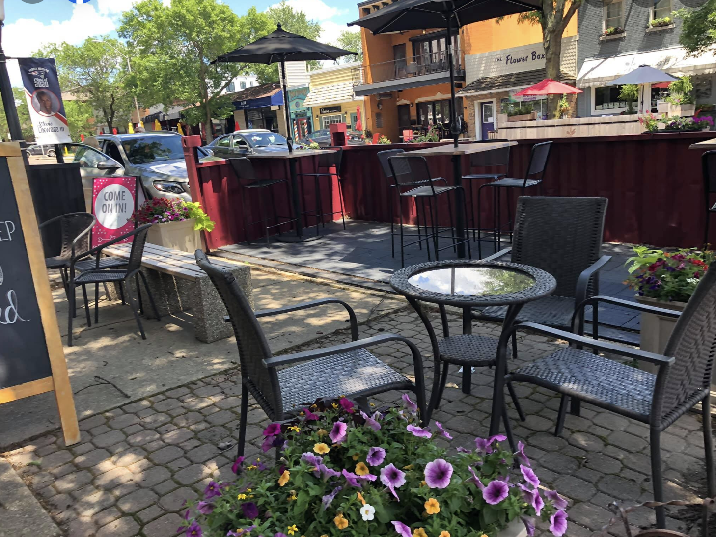 Eat Local: Your Complete Guide to Peoria Heights Restaurants & Bars