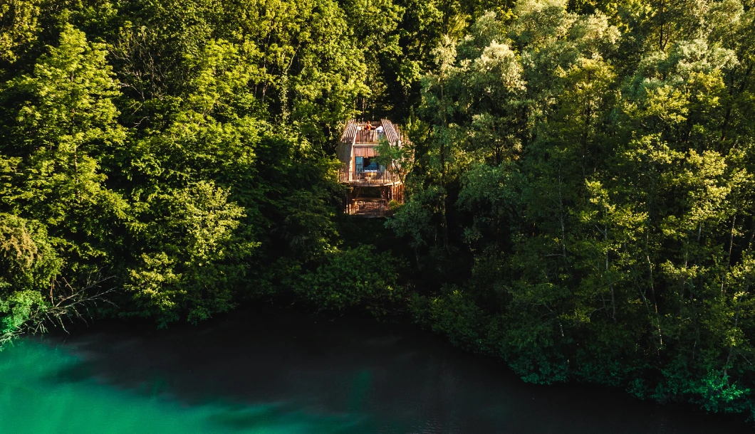 Nouvelles cabanes au domaine des Cabanes des Grands Lacs en Haute-Saône