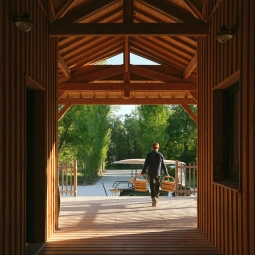 Photo d'un membre de l'équipe travaillant 