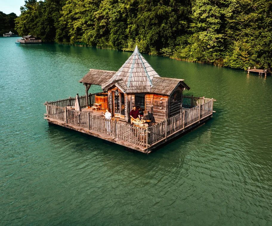 Cabane Spa Escale, cabane sur l'eau, week-end en amoureux près de la Suisse