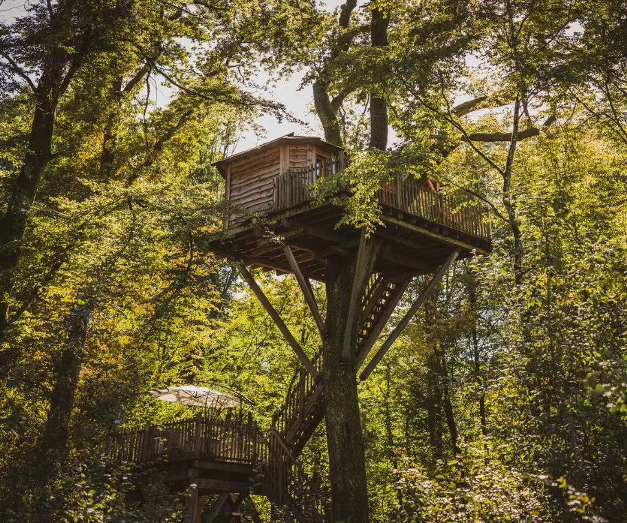 Cabane Spa Echo, cabane insolite dans les arbres, en Bourgogne-Franche-Comté près de la Suisse