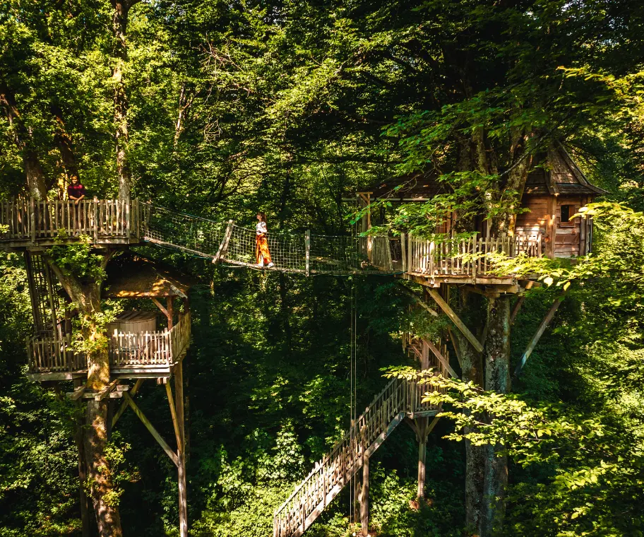 Cabane Spa Nirvana, nuit insolite perchée dans les arbres, Cabanes des Grands Reflets sur le Territoire de Belfort