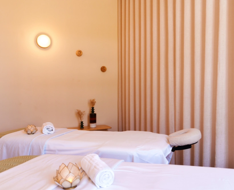 Wellness area, massage session - Coucoo Cabanes - Cabanes des Grands Chenes