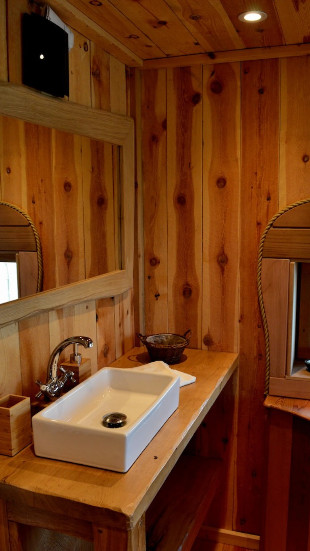 Cabane au Fil de l'Eau | Cabanes de la Réserve