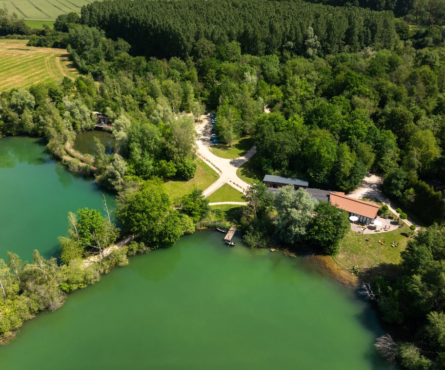 Domaine des Cabanes des Grands Reflets in Joncherey Cabanes de La Réserve