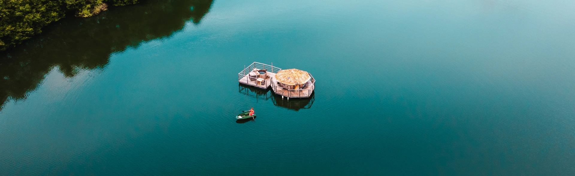 Cabane Spa Nénuphar | Cabanes des Grands Lacs | Flottante