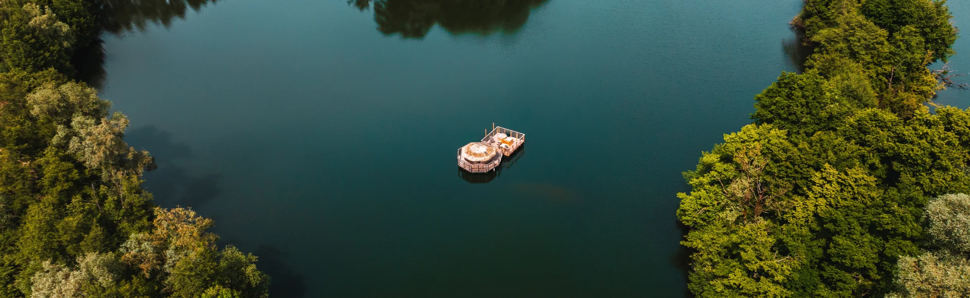 Cabane Spa Corail | Cabanes des Grands Lacs | Flottante sur le lac