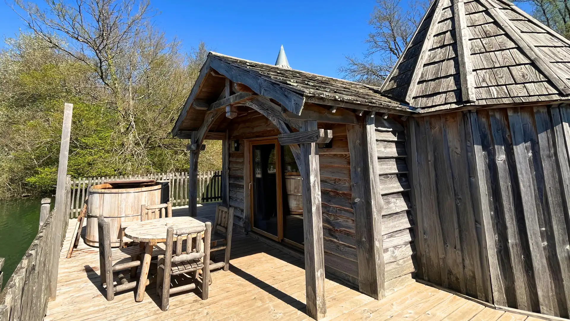 Cabane Spa Château | Cabanes des Grands LacsCabane Spa Château | Cabanes des Grands Lacs