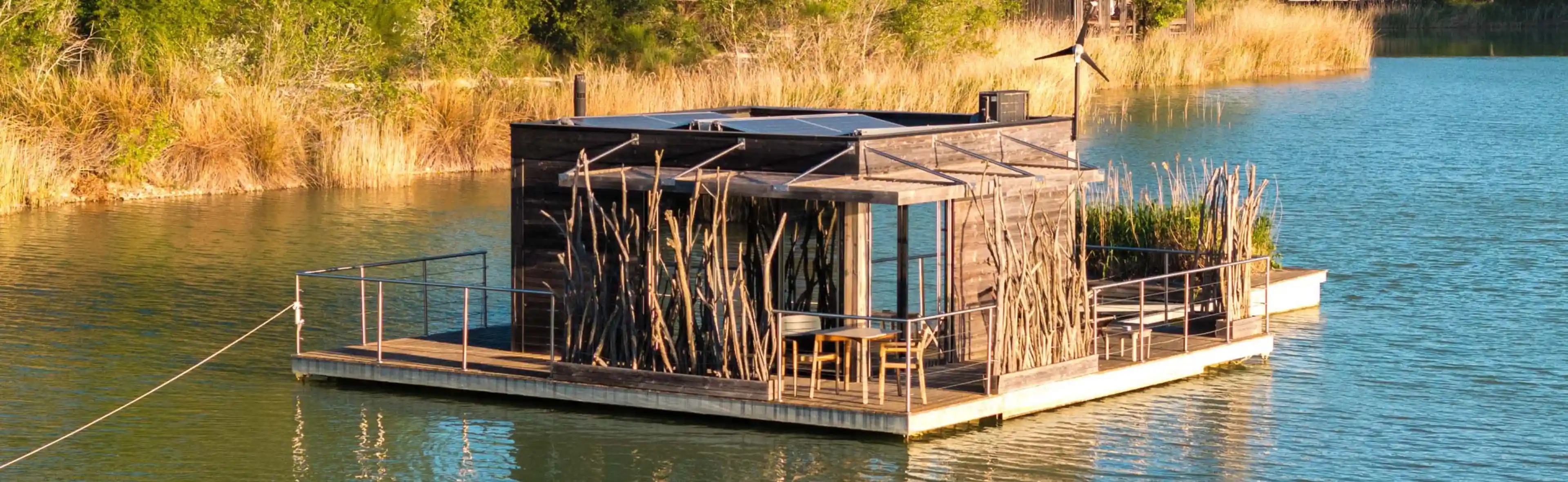 Éco-Cabane Utopie | Cabanes des Grands Cépages | Flottante