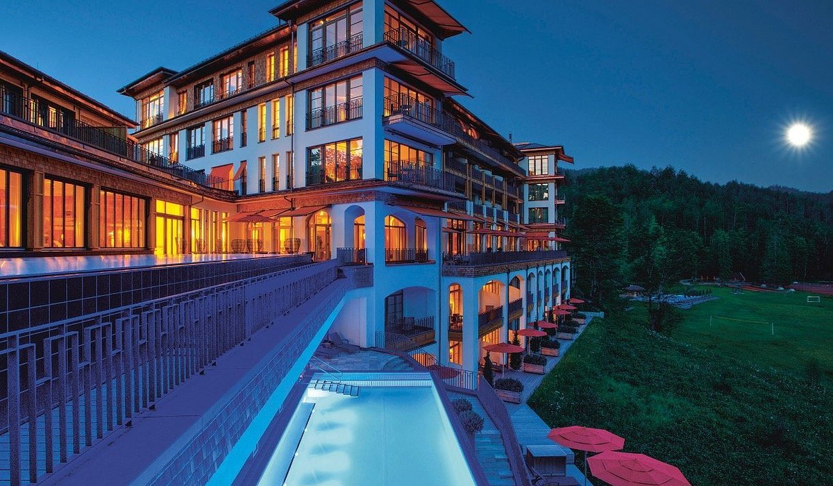 Schloss Elmau, ein luxuriöser Kurort in München, hat sich für Infrasys Cloud POS entschieden, um seine zahlreichen F&B Outlets zu betreiben.