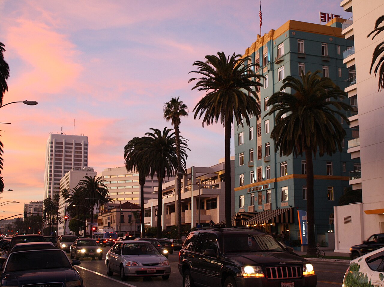 Building a Custom Home in Santa Monica: What Restrictions You Need to Know