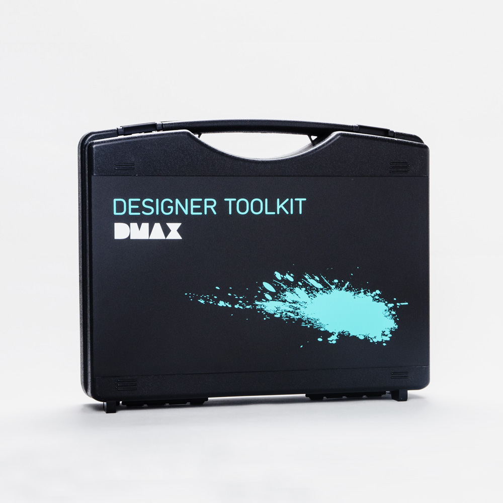 Schwarzer Koffer Hardcase mit Aufschift "Designer Toolkit" von DMAX.