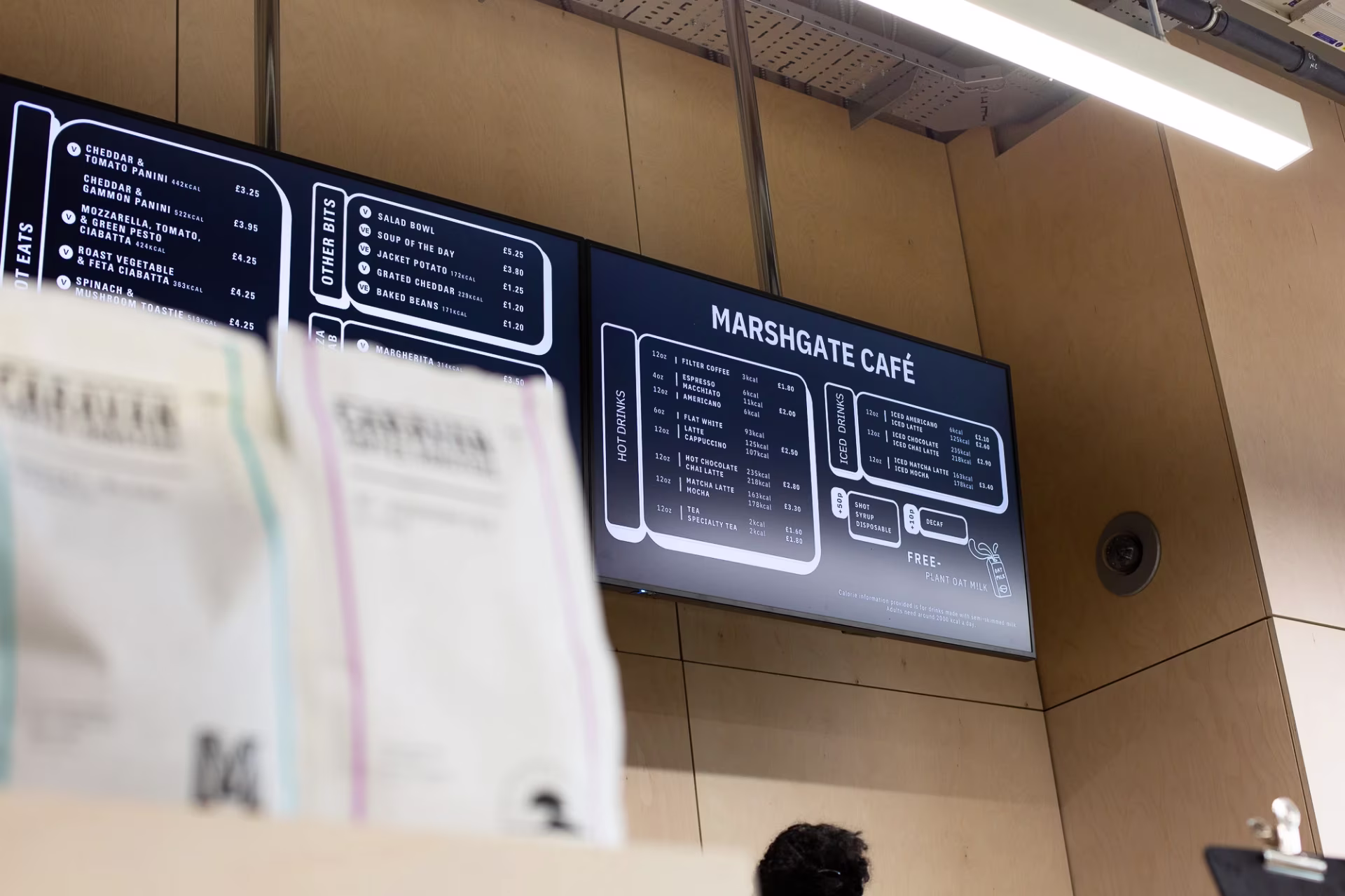 Display up-to-the-minute menus, promotional videos and time-limited offers. Enhance customer experience and upsell across your range.