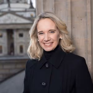 A portrait photo of State Secretary for Culture in Berlin Sarah Wedl-Wilson