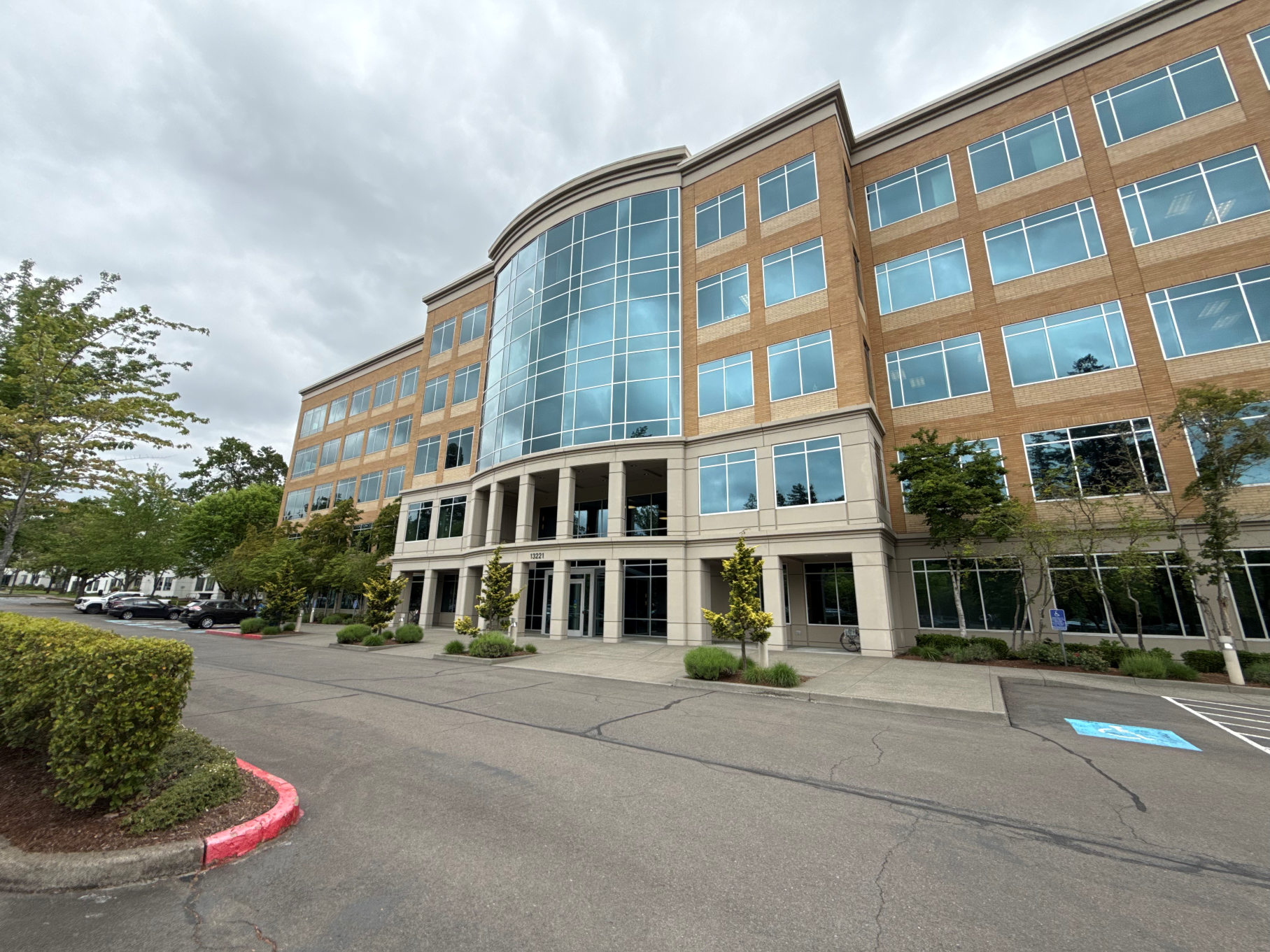 Commercial Landscape Maintenance for Office Buildings in the Pacific Northwest