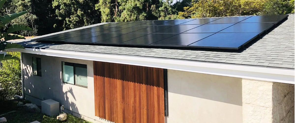 Arrendamiento frente a la compra de paneles solares en California