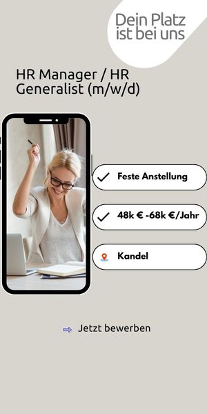 Stellenanzeige fĂŒr HR Manager / HR Generalist mit Bild einer freudig feiernden Frau im Home-Office, inklusive Details zur Festanstellung, Gehalt von 48k-68k Euro pro Jahr und Standort Kandel.