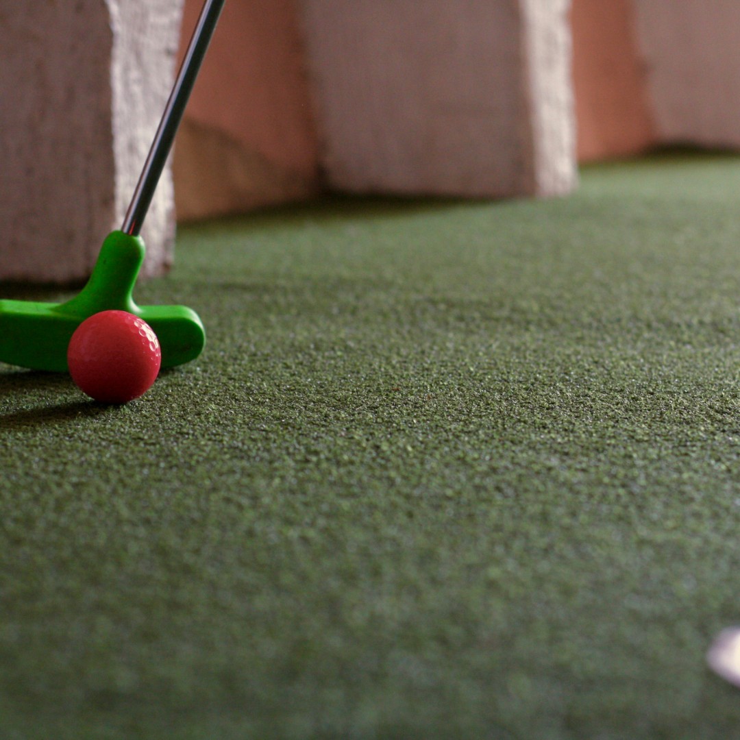 How Long Is a Mini Golf Course? Holes, Pace, and Time