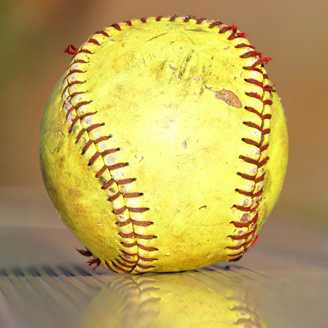 Slow-Pitch vs Fast-Pitch Softball: Differences Explained