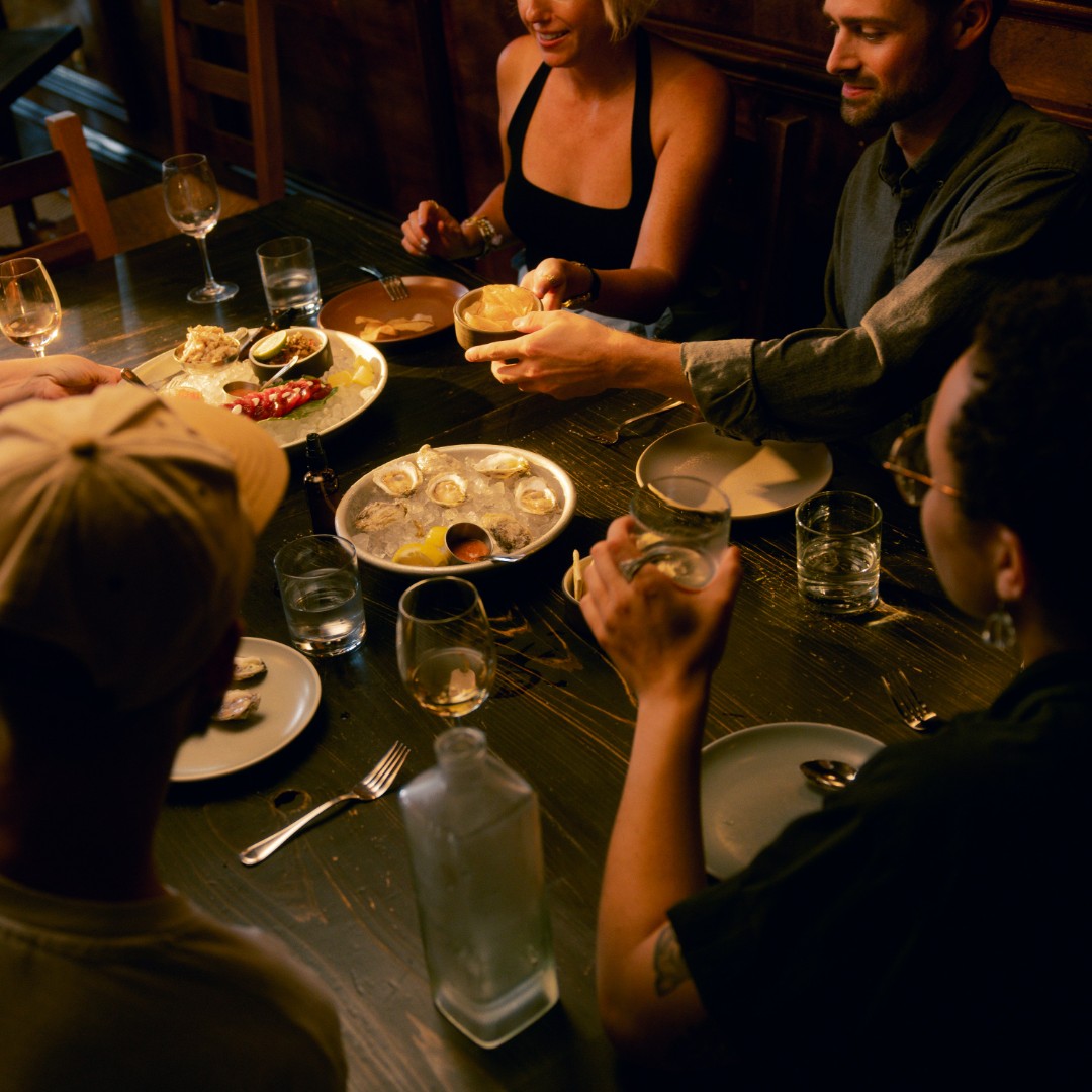 How to Set a Table for a Dinner Party: Complete Guide