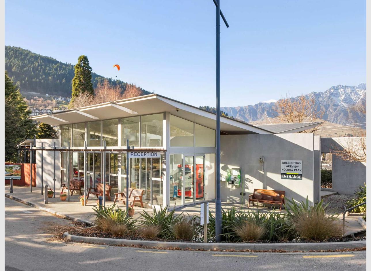 Queenstown Lakeview Holiday Park campervan sites overlooking Lake Wakatipu and Remarkables New Zealand