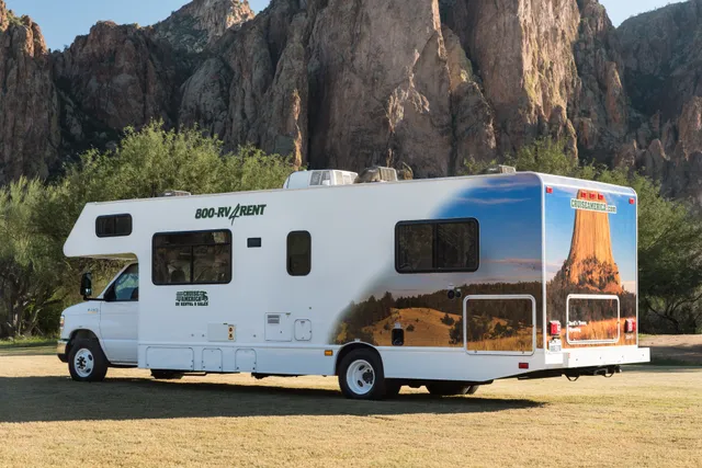 Cruise Canada Large 30 ft (C30) Class C RV in Canada