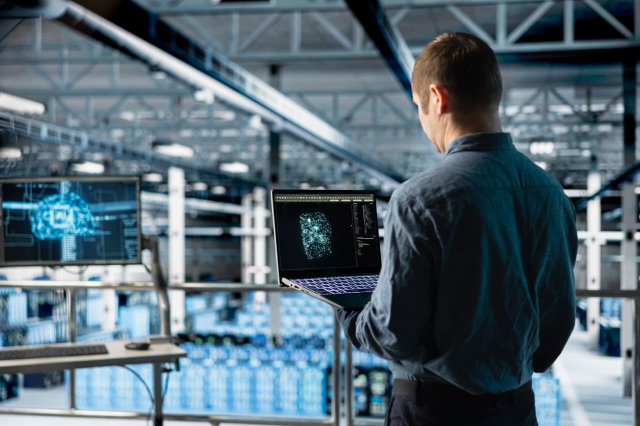 Quantum Computing For Manufacturing: Smart Factory Simulation & Optimization
